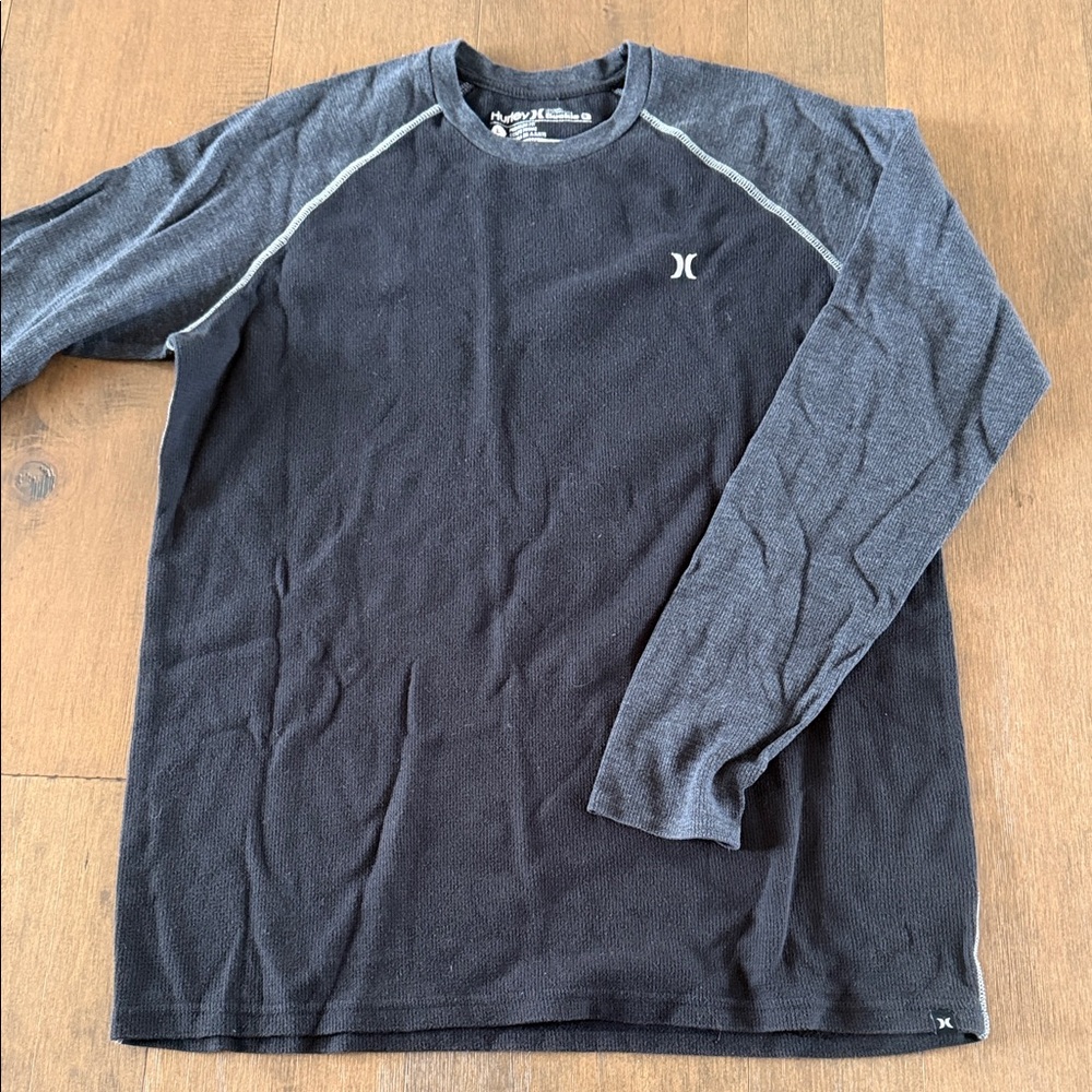 Hurley Men's Black and Gray Long Sleeve Tee